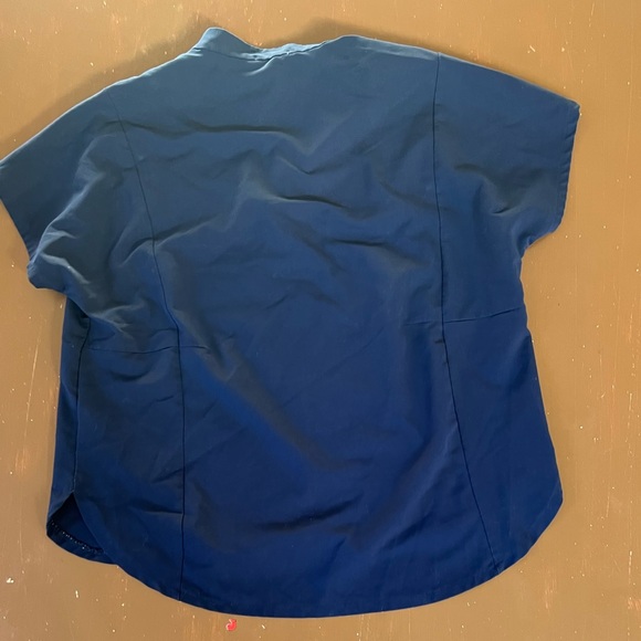 FIGS Montex Scrub Top. Women’s XL - Picture 3 of 5